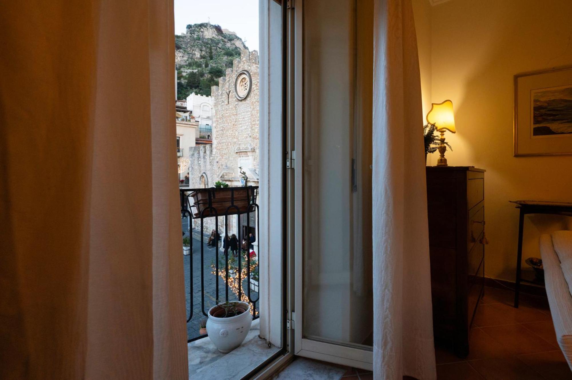 טאורמינה Duomo Square Apartment מראה חיצוני תמונה